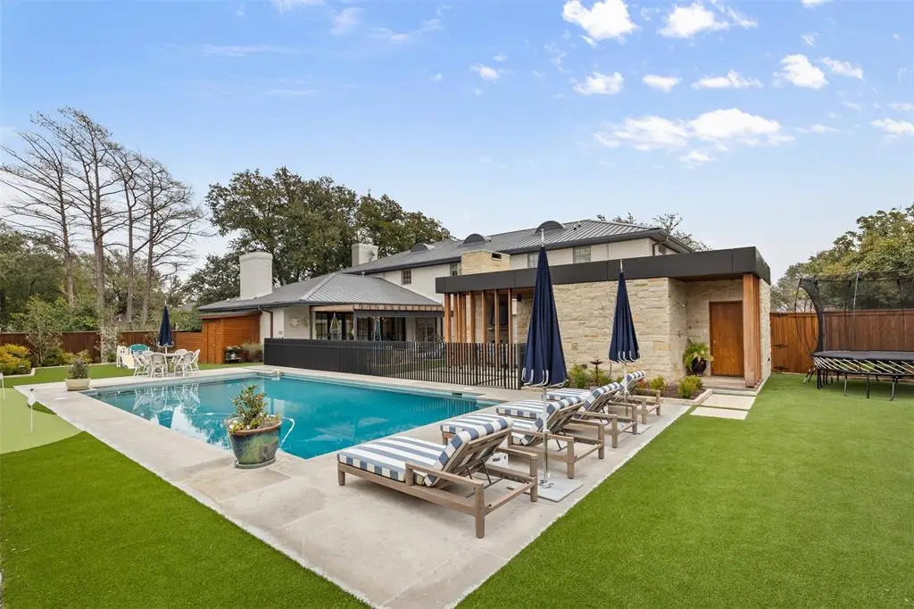 1512 Westover Lane - The pool house adds convenience for outdoor leisure.