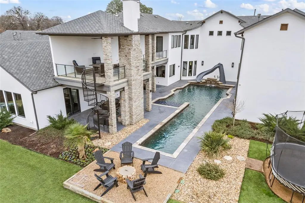 1220 Costa Azul - backyard