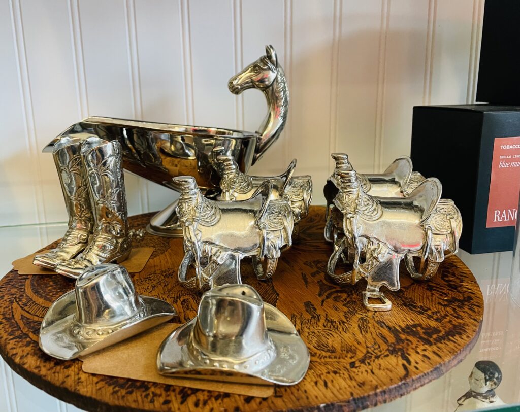 Chieffalo Americana sourced those cool pewter saddle napkin rings from Bricks and Horses. (Photo by Courtney Dabney)