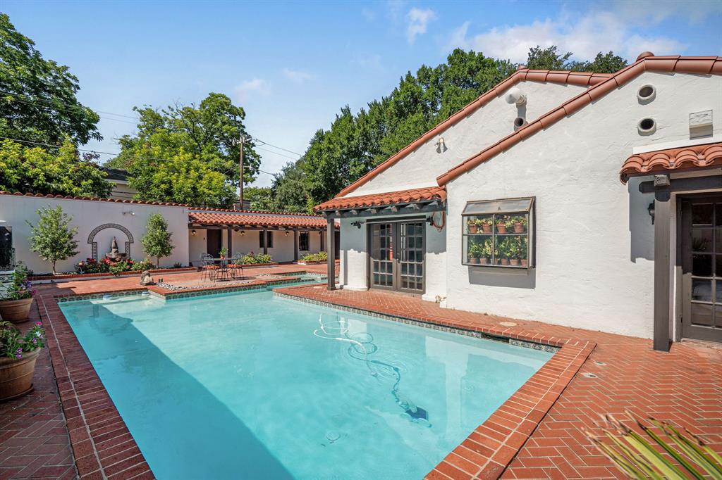 5401 Byers - The pool