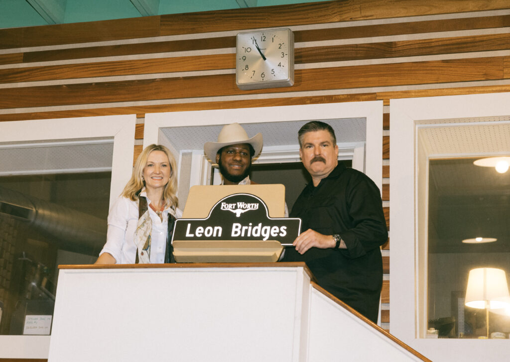 Mayor Mattie Parker poses with Leon Bridges and Tom Martens
