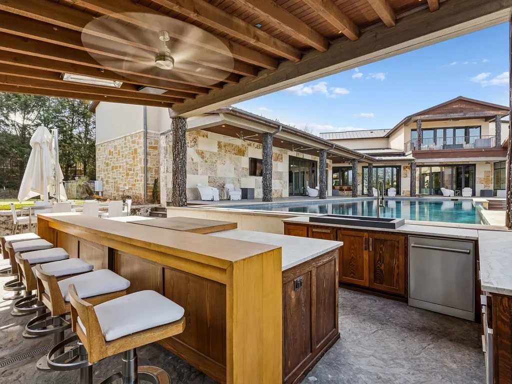 1408 Fountain Grass - Check out the outdoor oasis