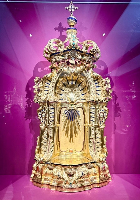 Throne of Eucharistic Exposition, of gold and gilt copper with precious and semi-precious stones, by Antonio De Laurentiis.