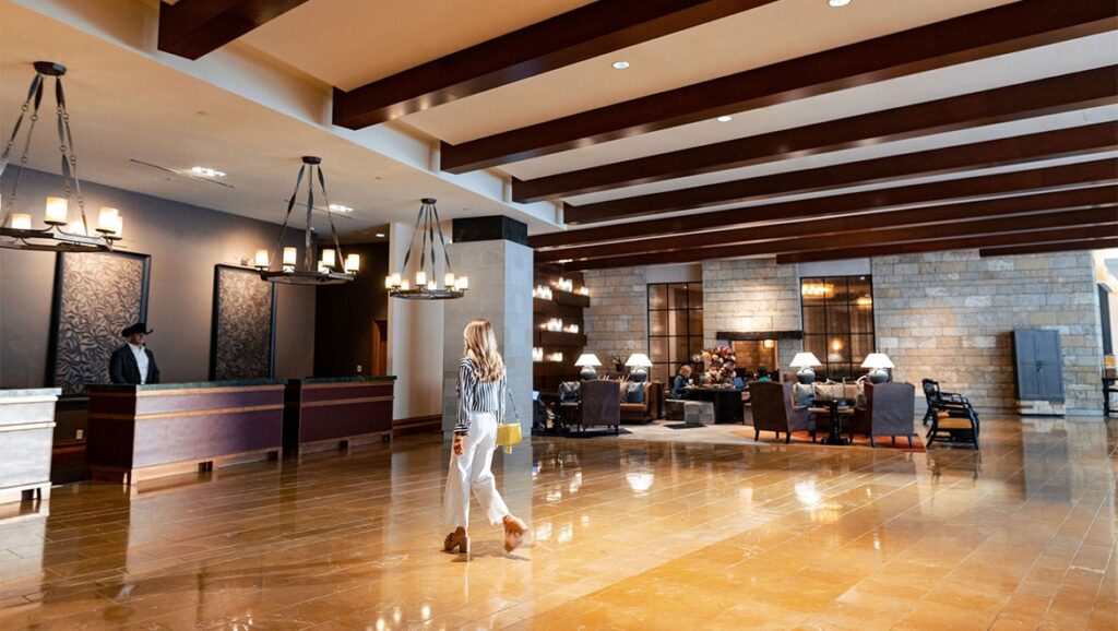 Omni Fort Worth lobby.