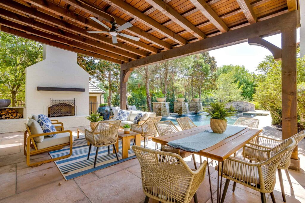 4648 Palencia Drive - The outdoor living features all the comforts plus mature landscaping